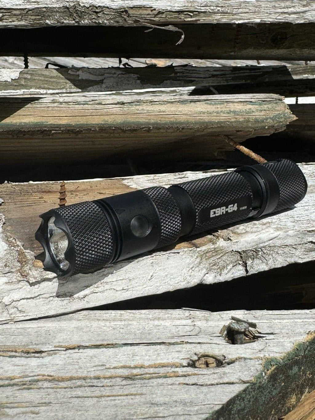 E9R GEN4 - 2,550 Lumen Tactical EDC Flashlight Powertac